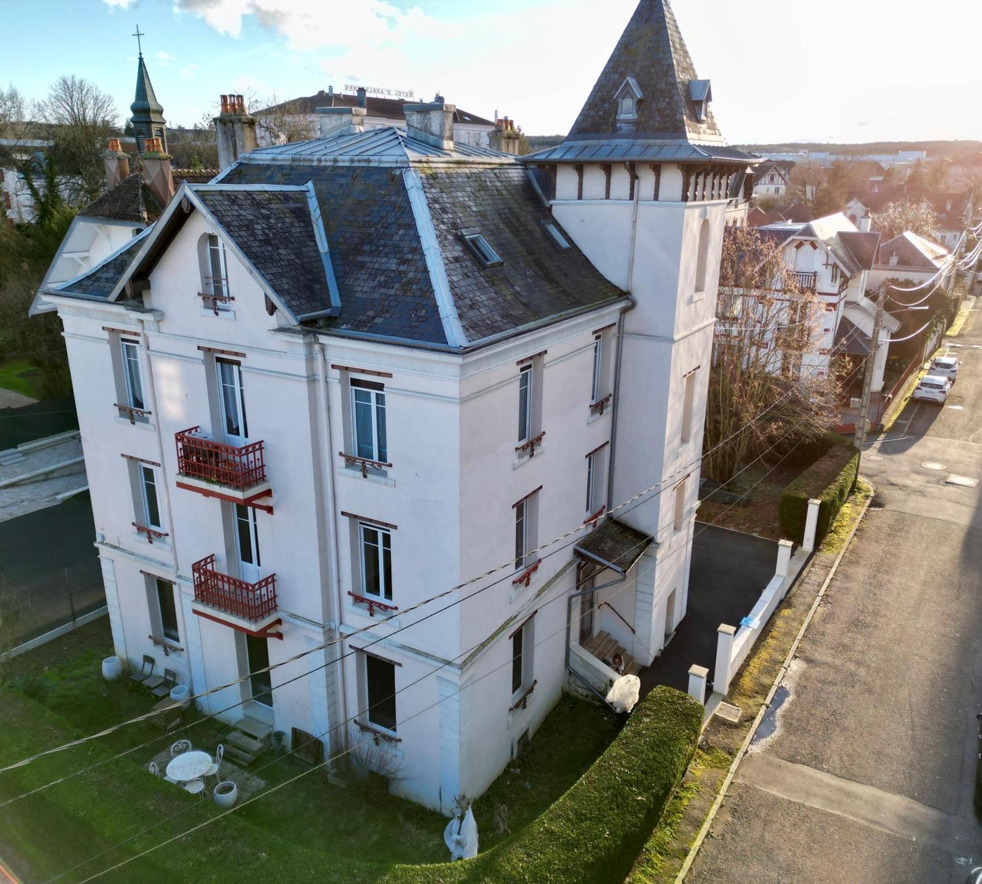 Calme, Confort Et Proprete Vittel Buitenkant foto